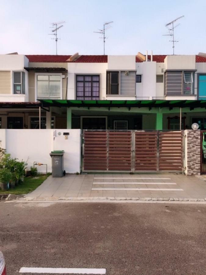 Furusato Setia Tropika At Johor Bahru Vila Exterior foto